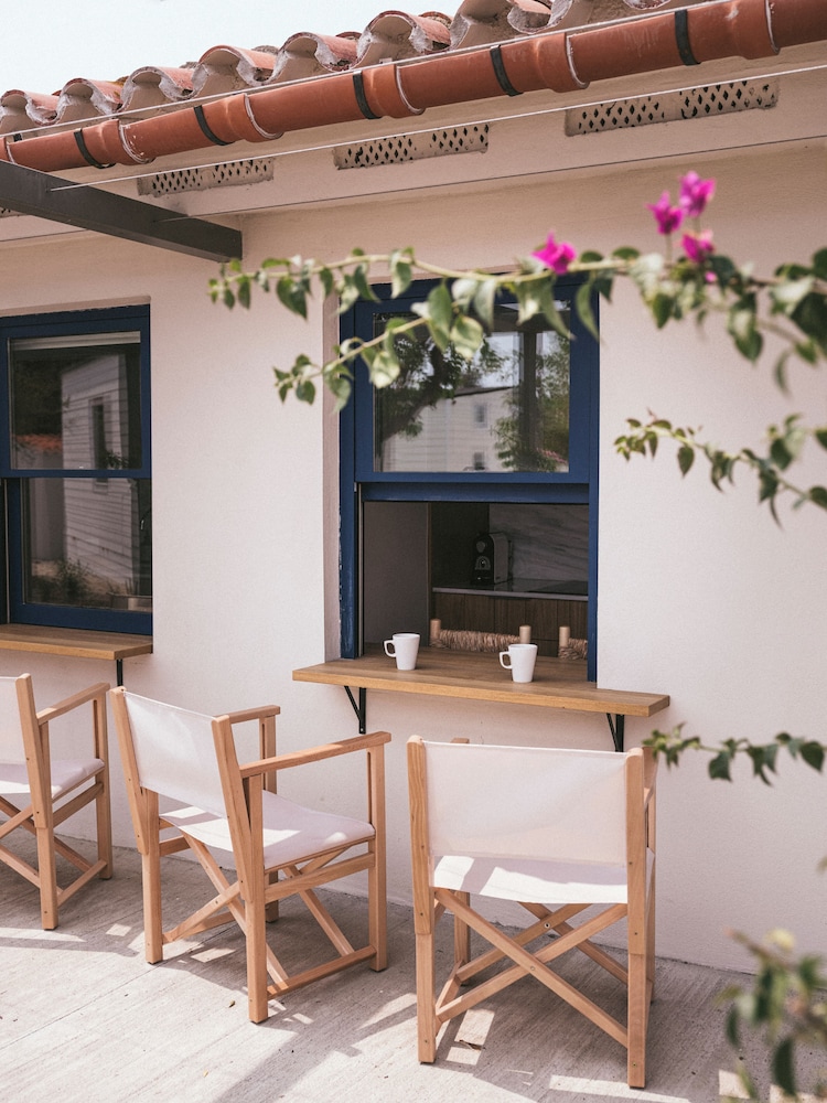wecamp Cadaques 34/44