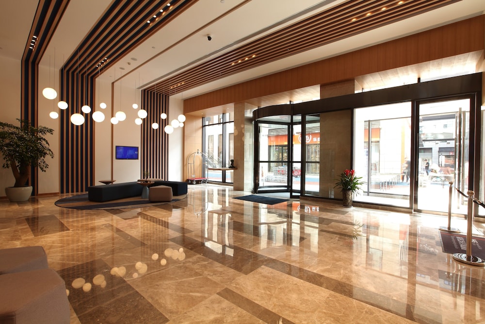 HOLIDAY INN EXPRESS XI'AN QUJIANG SOUTH 38/67