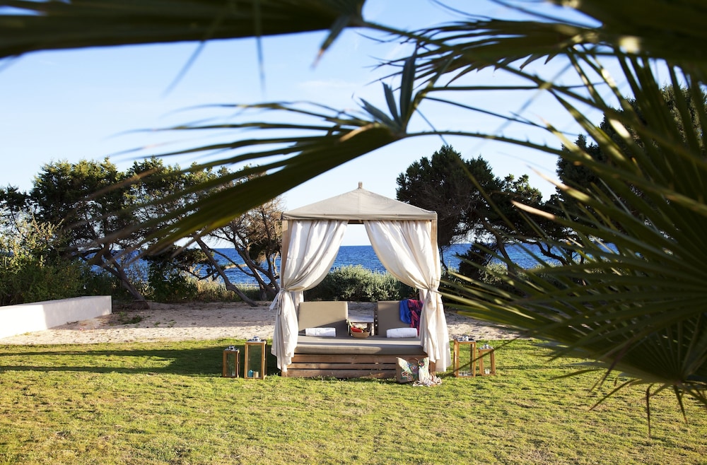 Gecko Hotel and Beach Club 45/50