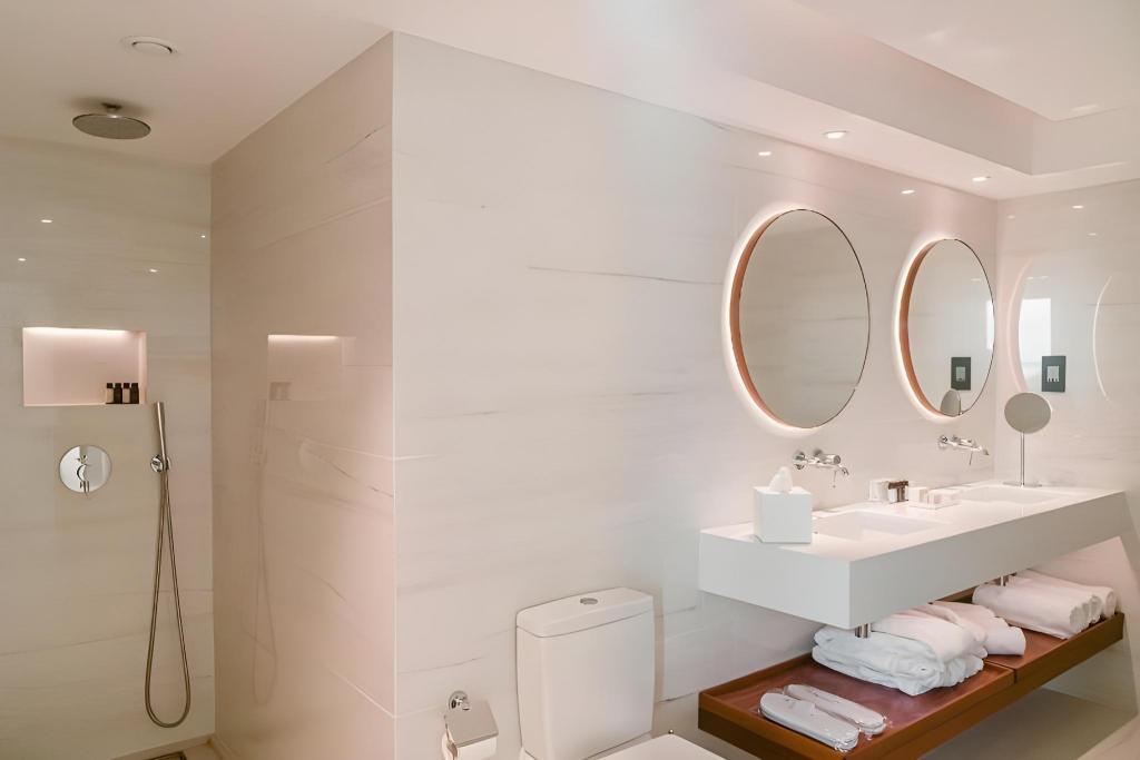 Junior Suite, King Bed, Sea View