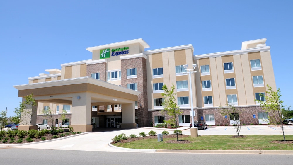 HOLIDAY INN EXPRESS COVINGTON MADISONVILLE 1/49