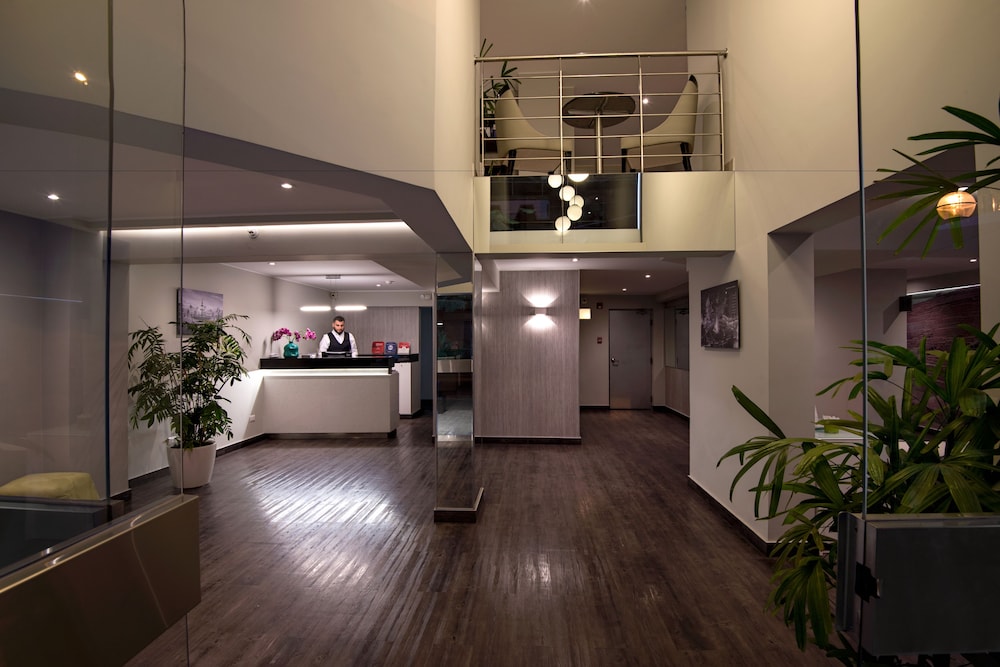 Mariel Hotel 3/53