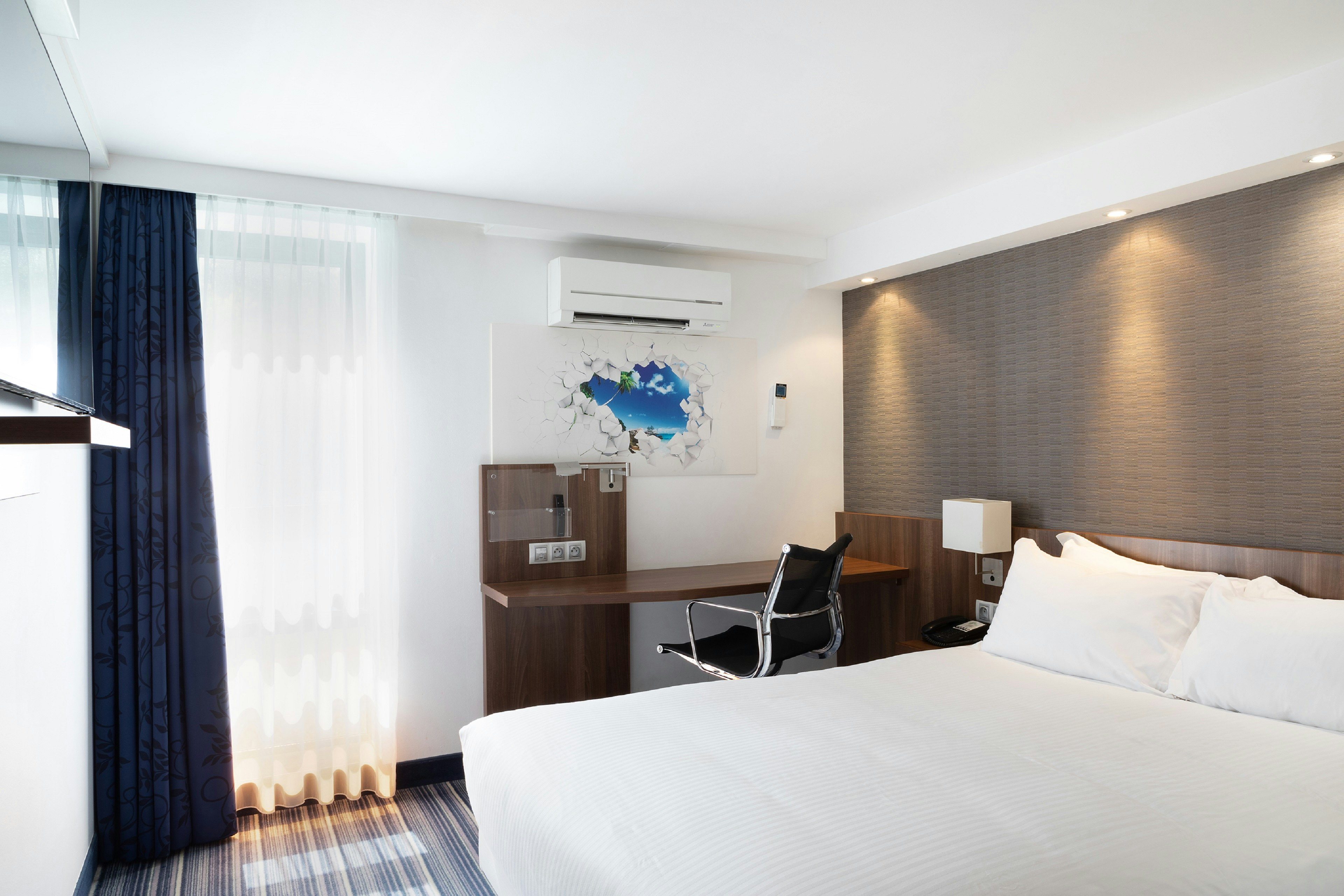 Holiday inn Marseille Airport (Ex Golden Tulip) 24/81