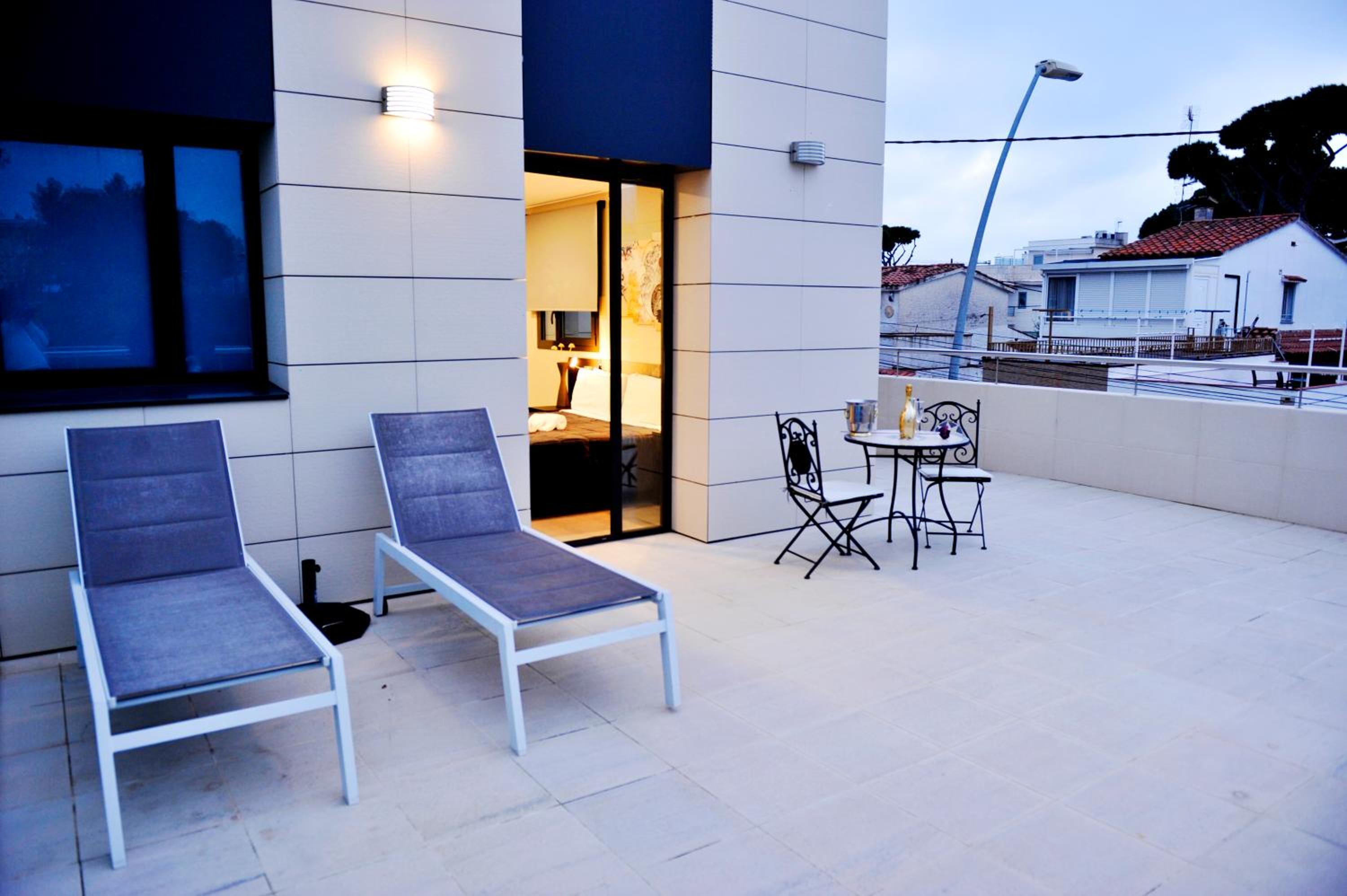 6 Bis HOTEL 46/58