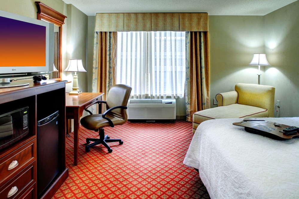 Hampton Inn & Suites Greenville Downtown RiverPlace 49/52