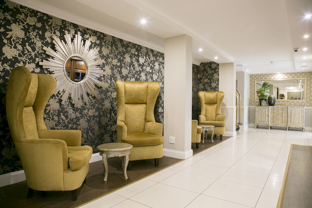 Hotel 224 7/83