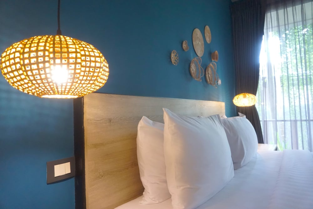 THE SIGNATURE PHUKET RESORT AND RESTAURANT 45/70