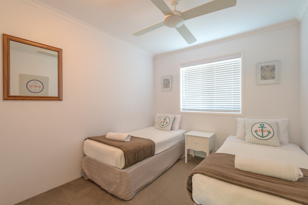 NOOSA OUTRIGGER BEACH RESORT 43/73