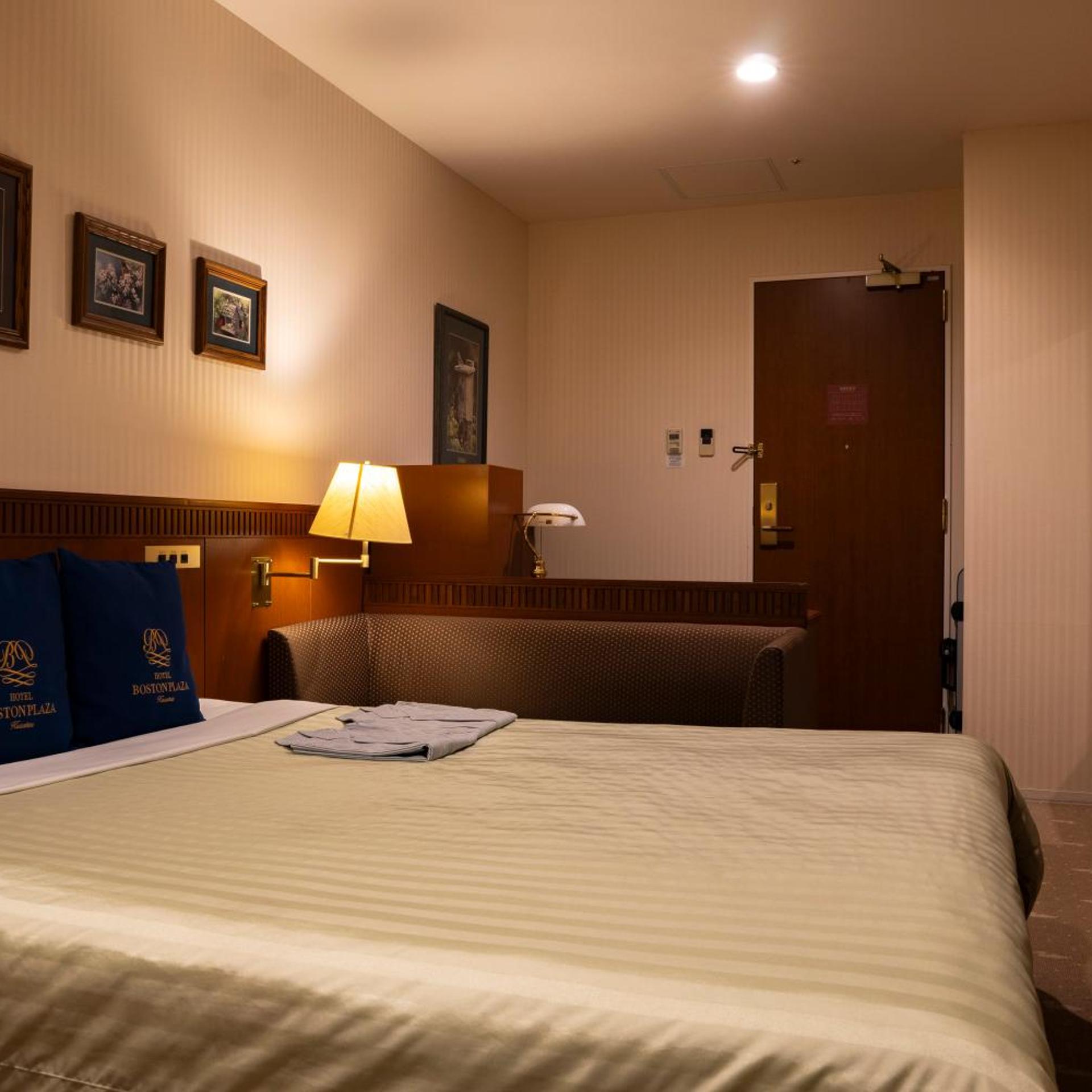 Room, Double Bed, City View