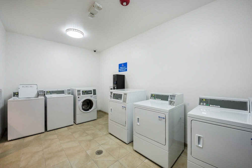 Studio6 Mccarran, NV - Sparks - Tahoe - Reno Industrial Center 21/49