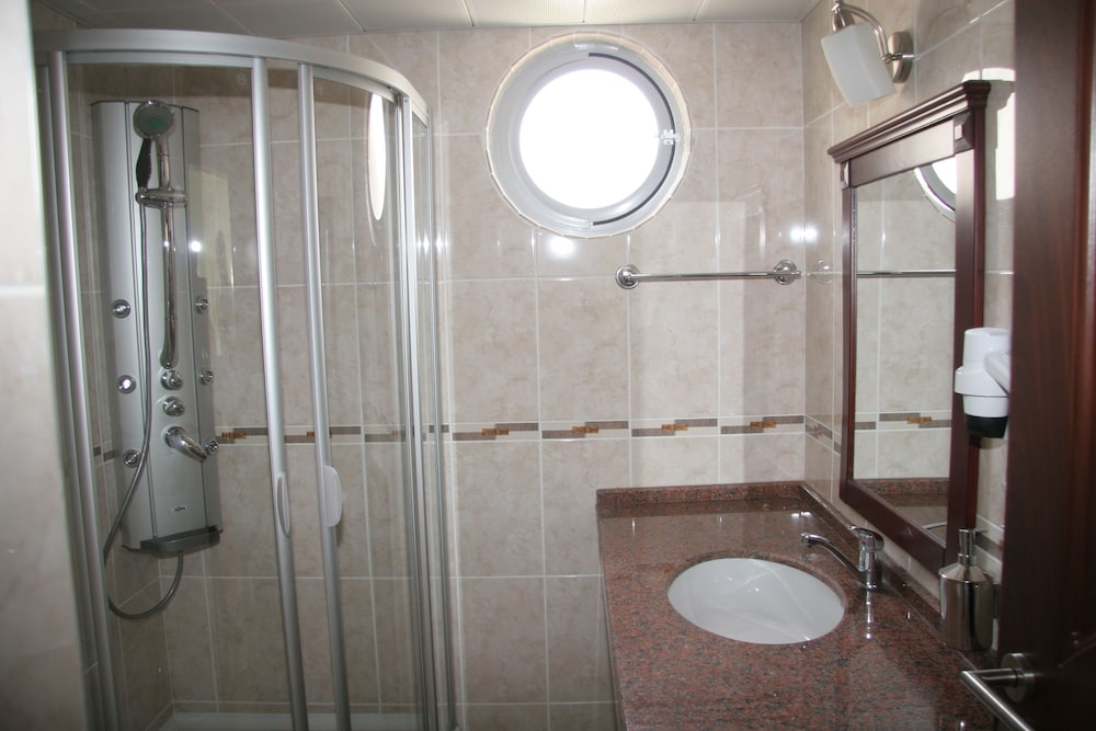 Alkan Hotel 50/50