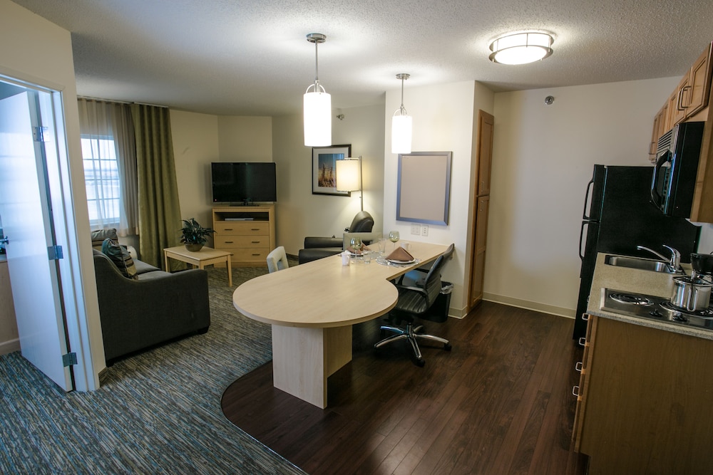 Candlewood Suites Fargo N Dakota State University 39/56