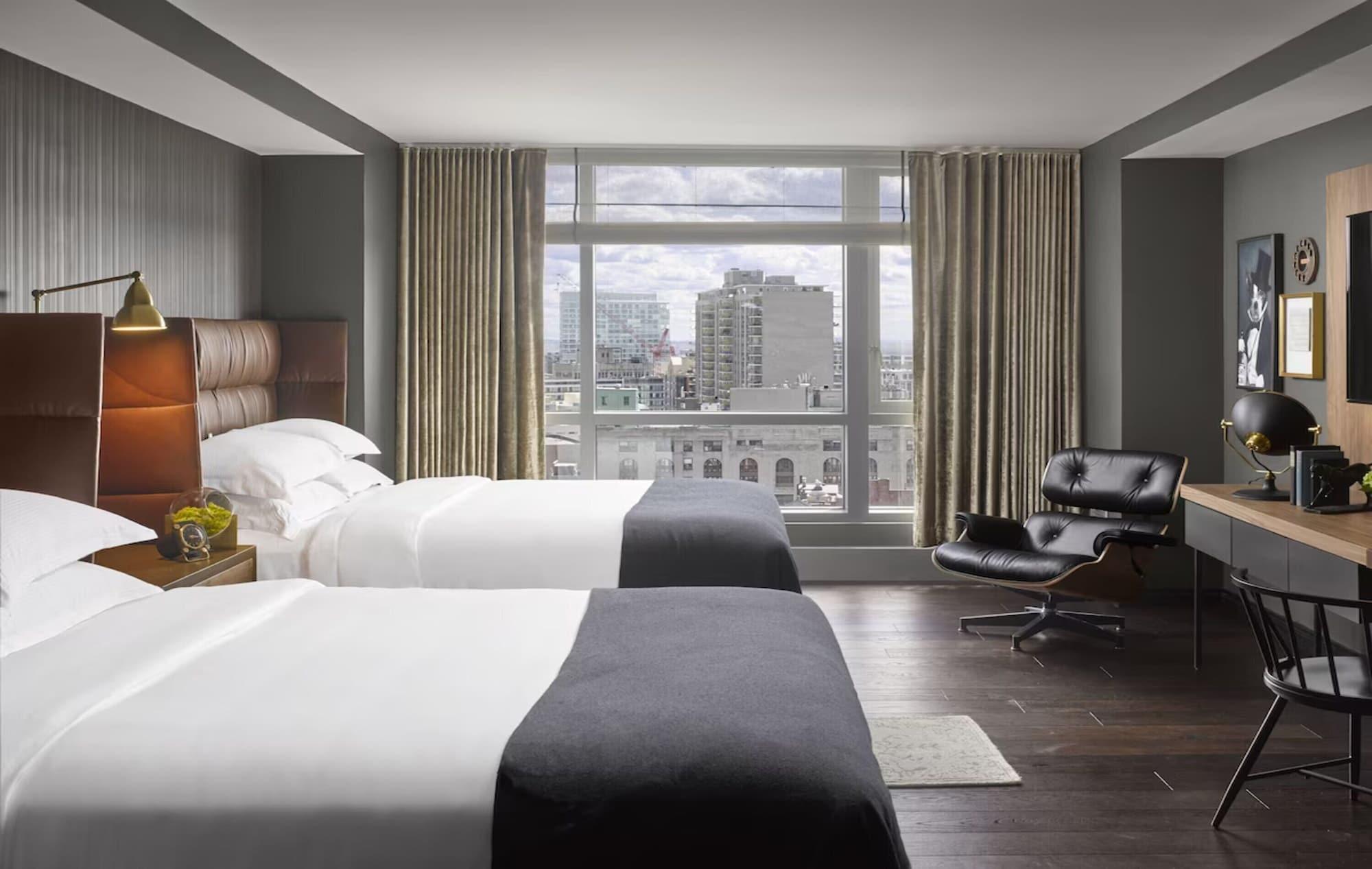 Standard, 2 Queen Beds, Bathtub, Accessible