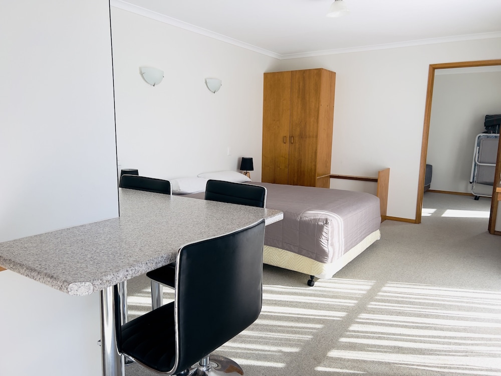 Port Fairy Motor Inn 52/63