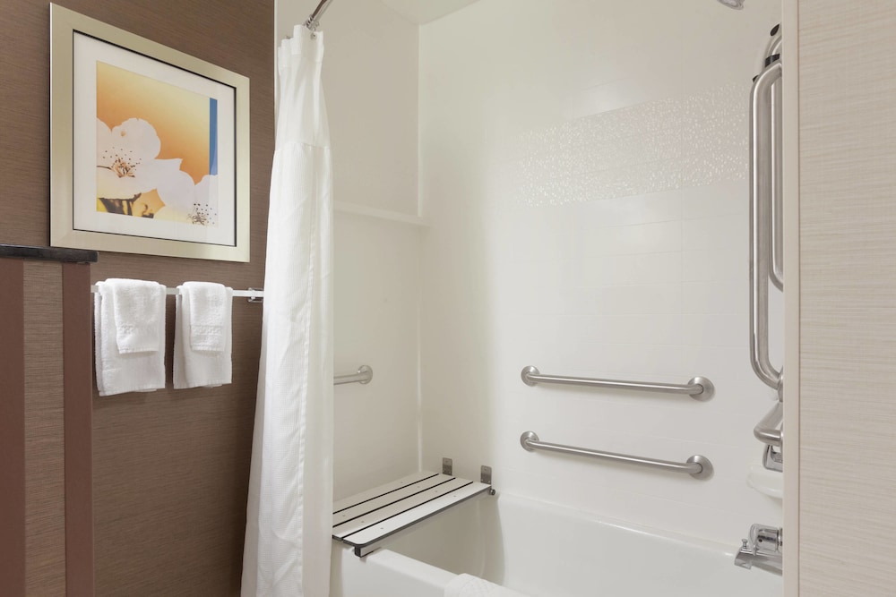 Fairfield Inn & Suites Longview 9/29