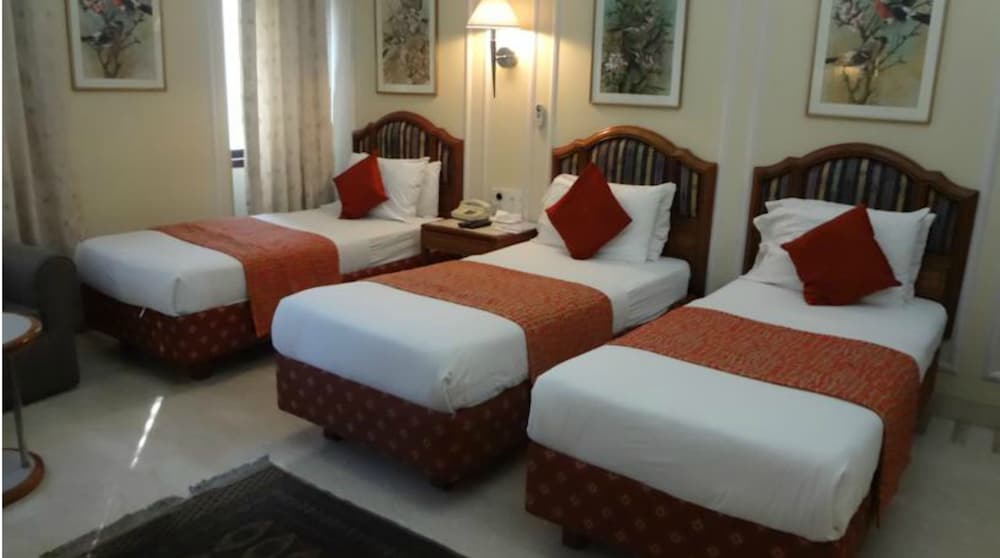 Regent Hotel 12/38