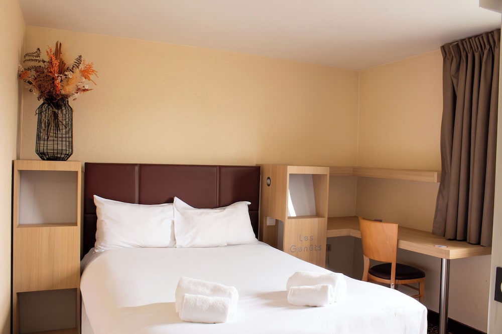 Hotel les Genets 18/50