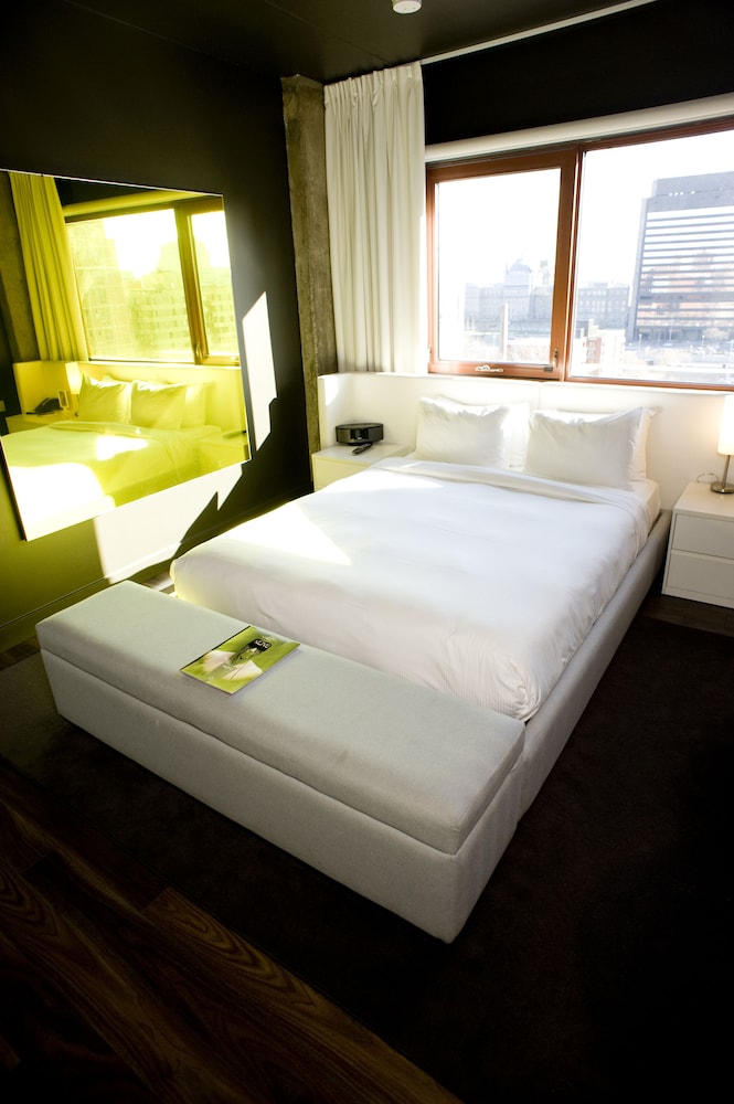 Hotel Zero 1 15/82