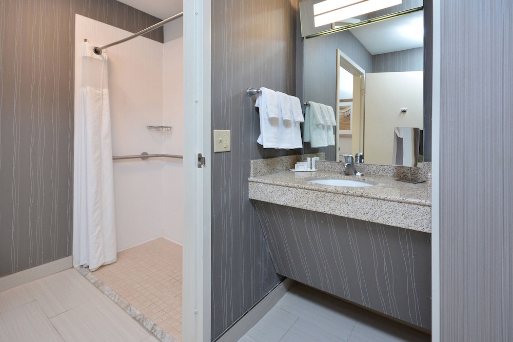 Courtyard by Marriott Beckley 14/64