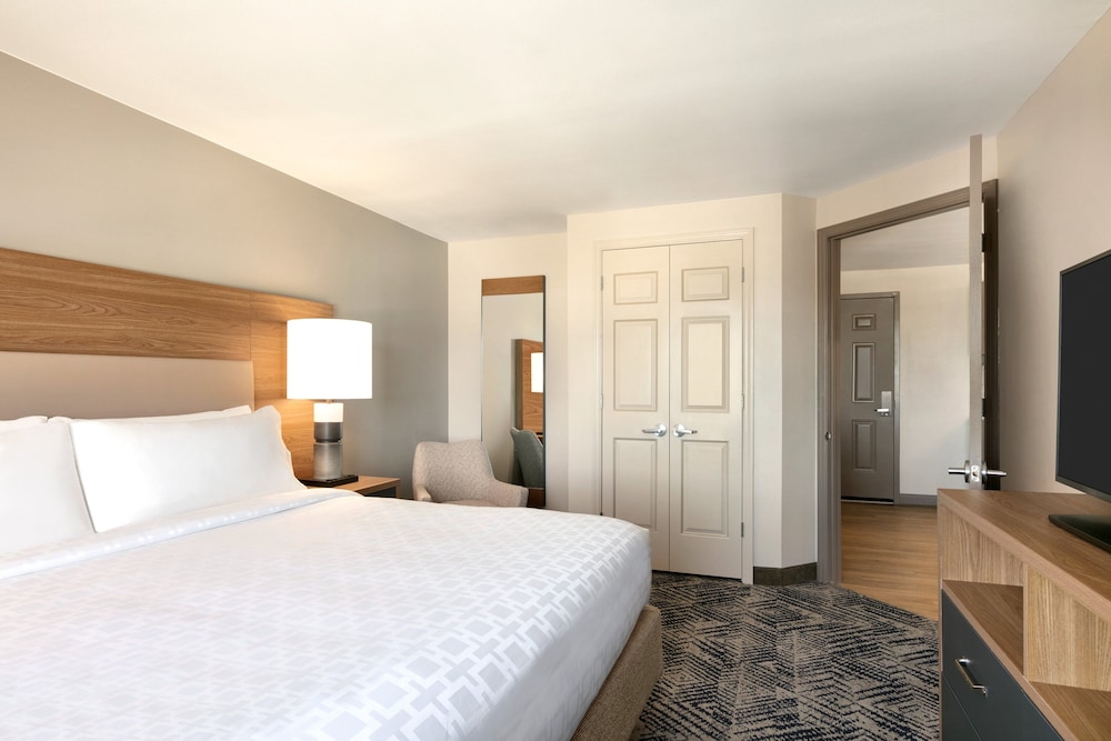 Candlewood Suites Asheville Downtown 21/81