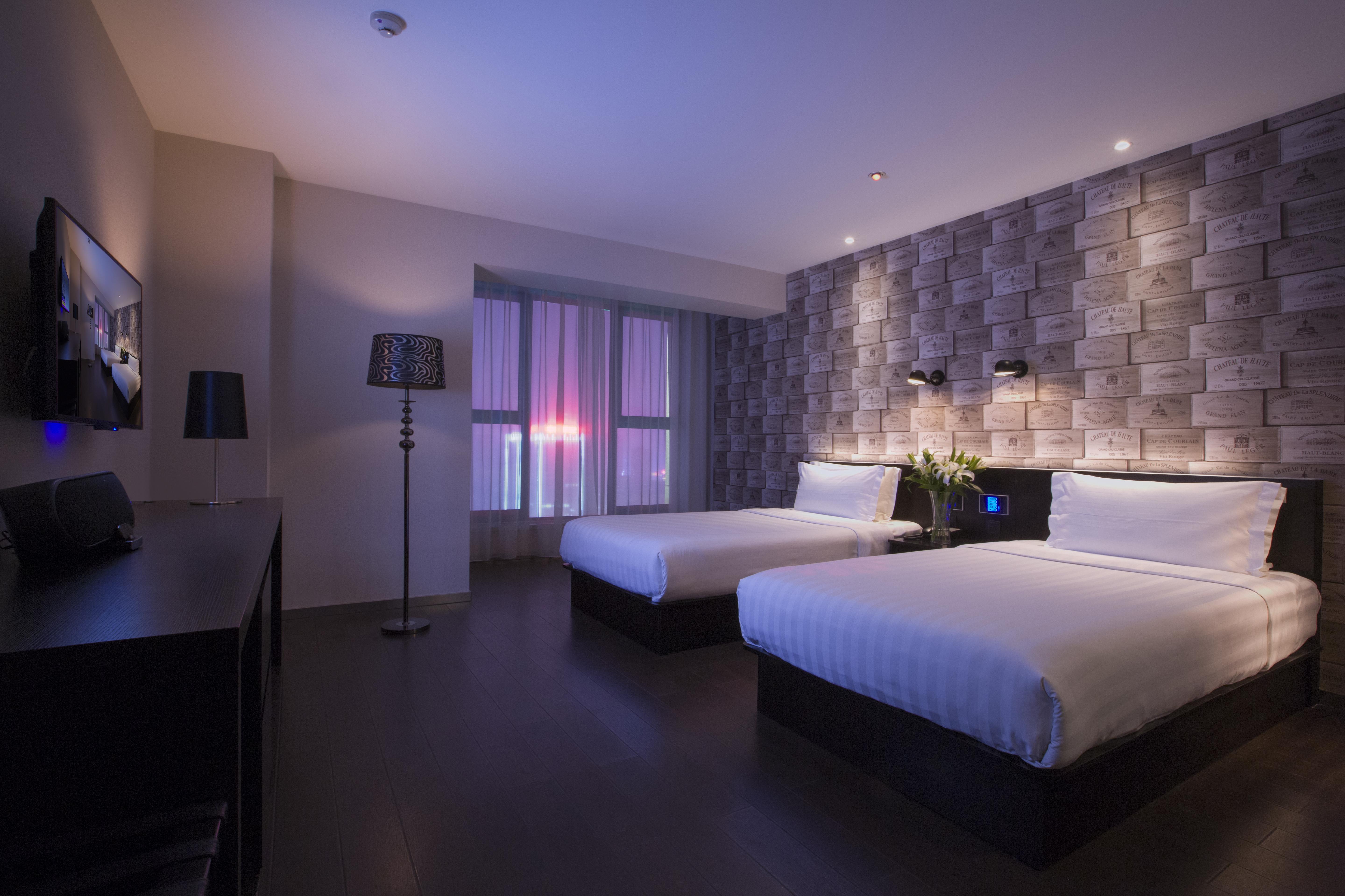 Orange Hotel Select 11/38
