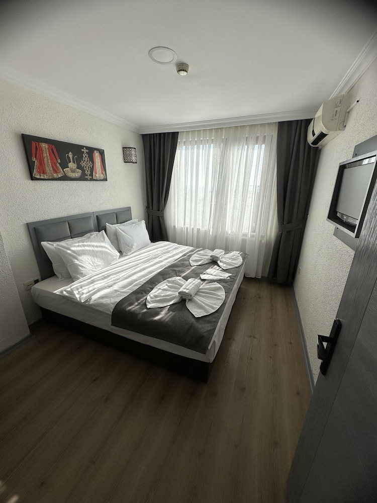 ROOM, DOUBLE BED, SEA VIEW