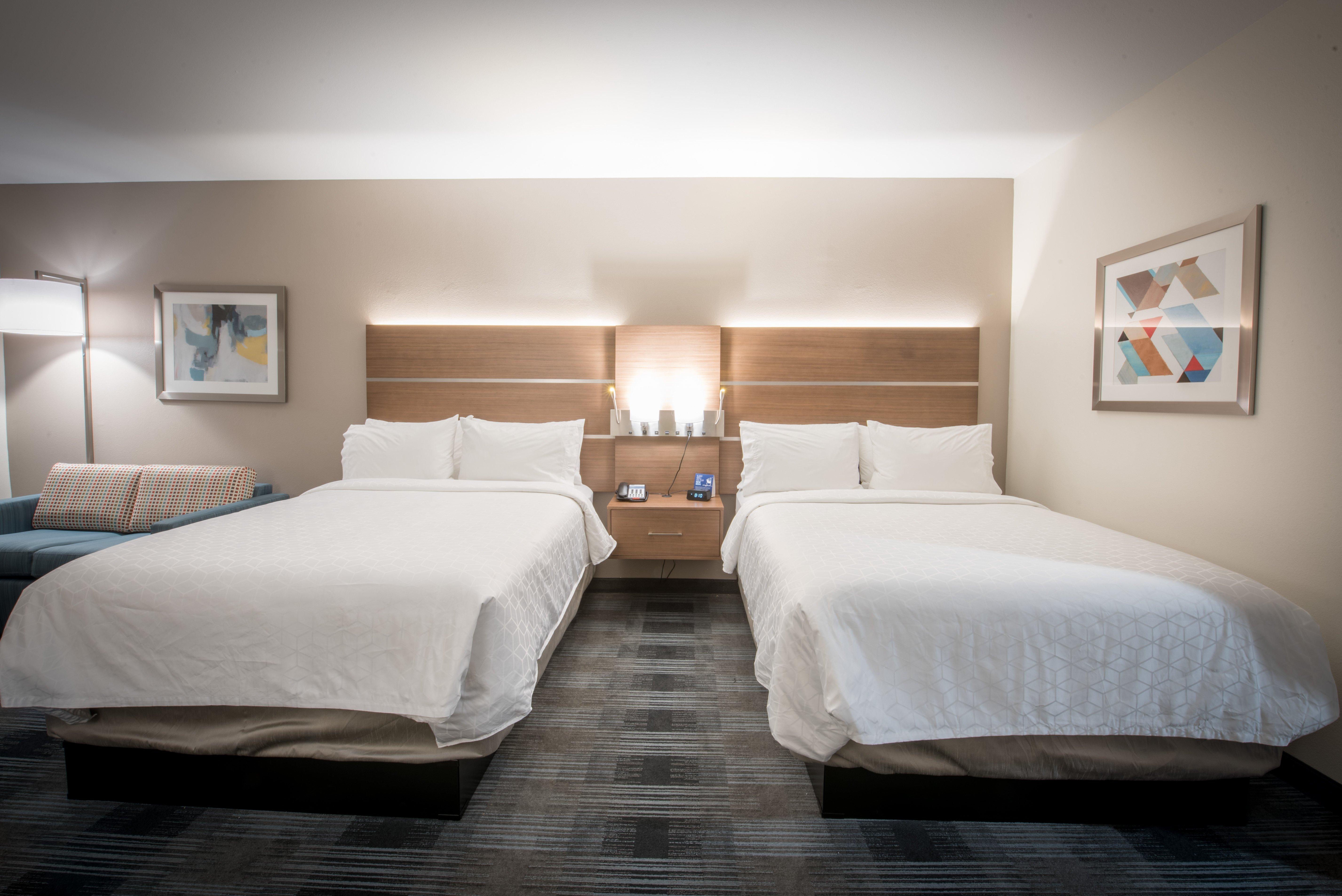 Suite, 2 Queen Beds, Accessible
