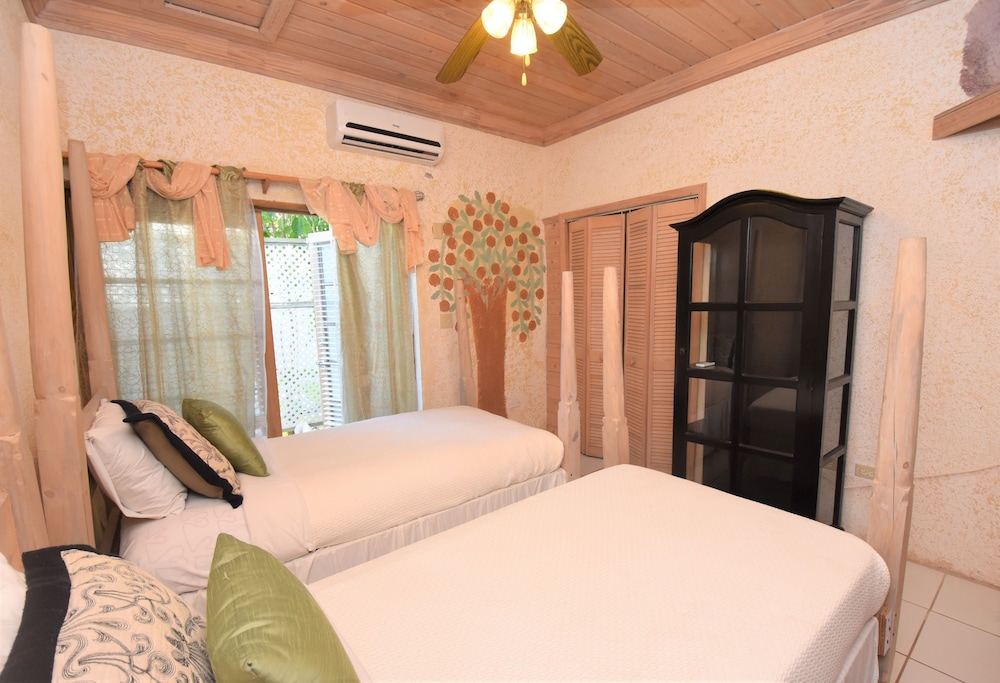 THE SUGAR APPLE BED AND BREAKFAST 6/50