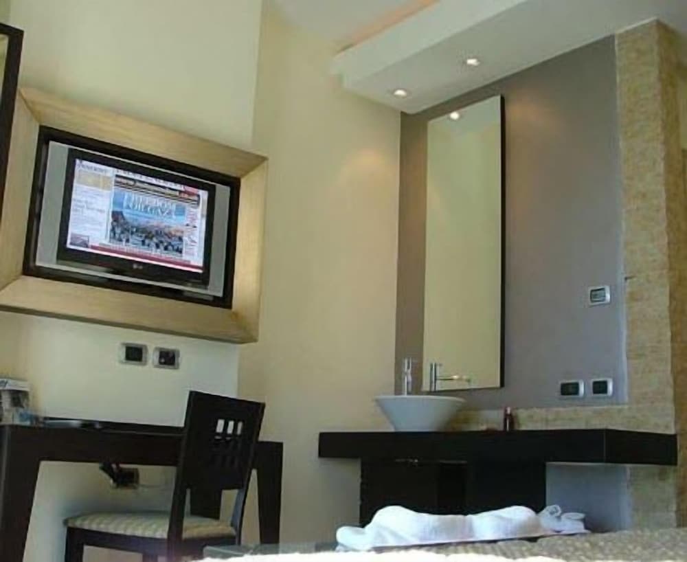 HOTEL LA LUCERTOLA 9/45