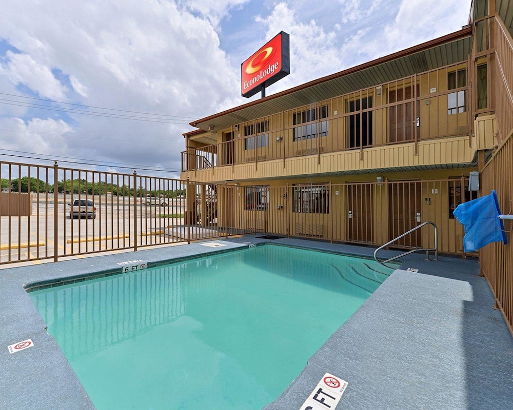 Econo Lodge Killeen, TX 1/15