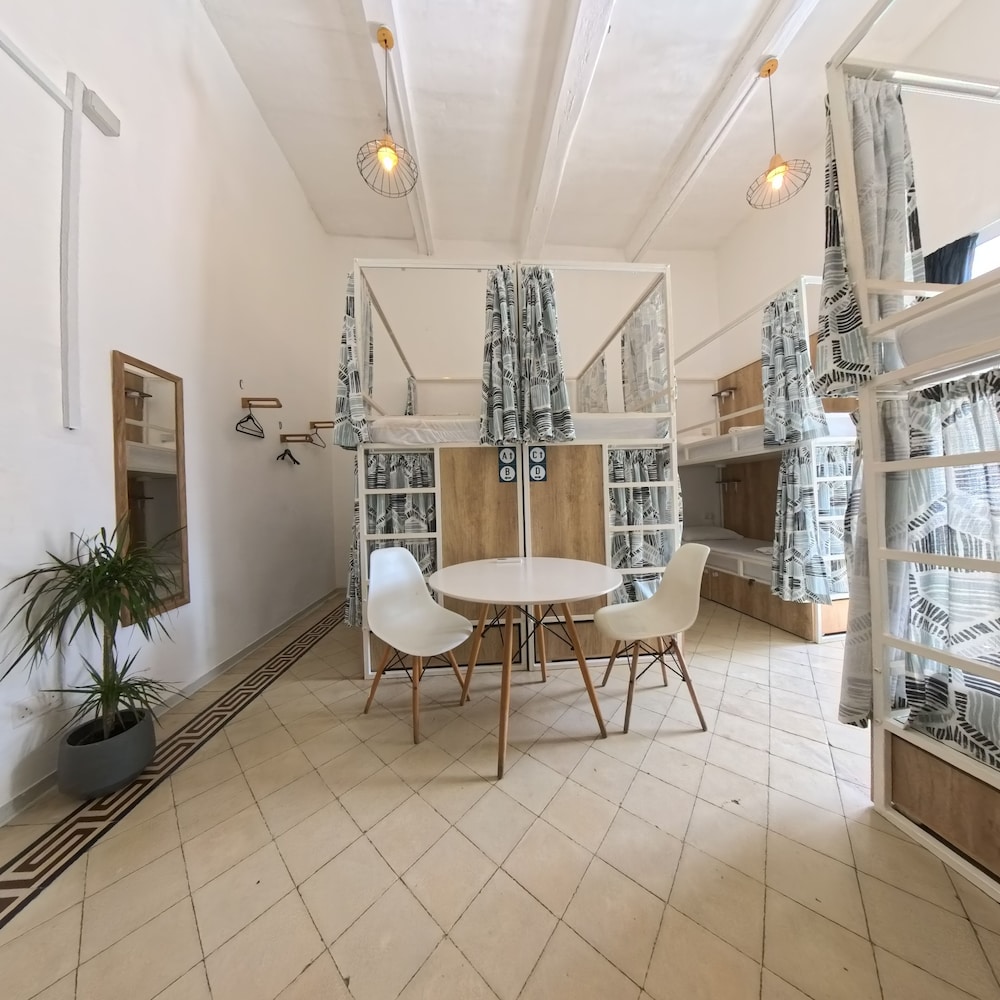 Inhawi Hostel 34/50