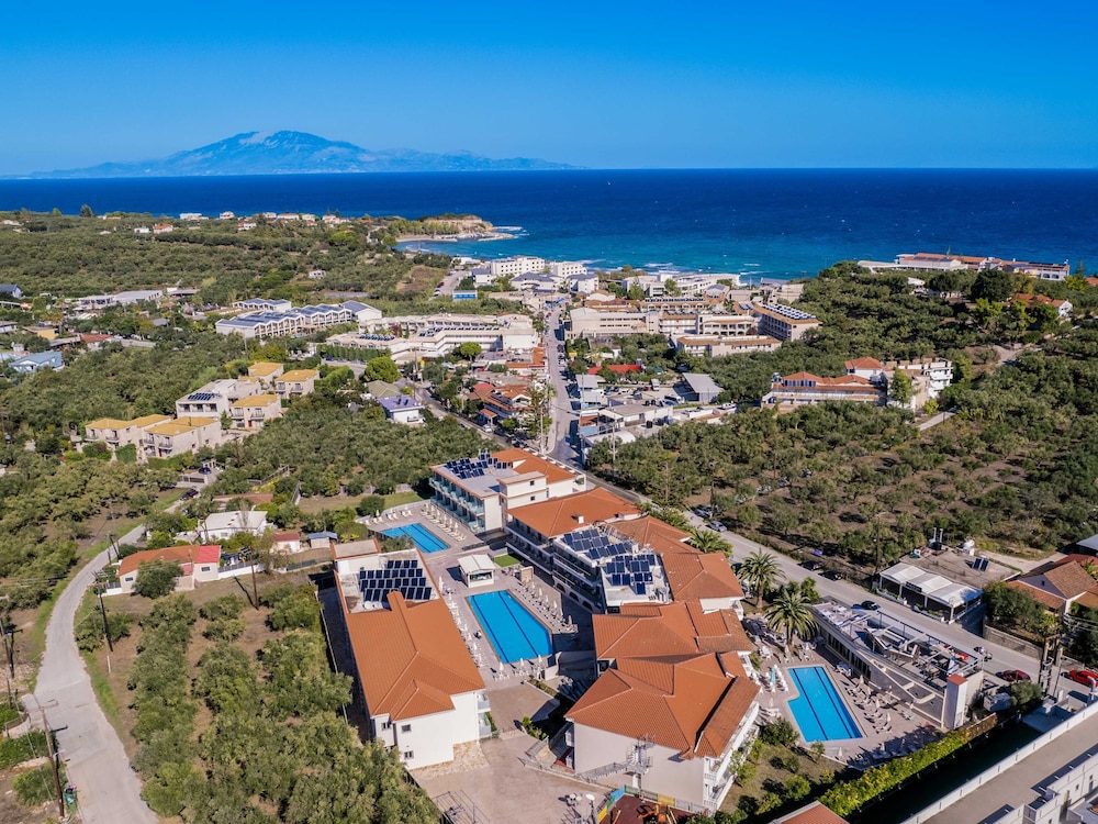 Karras Grande Resort 62/66
