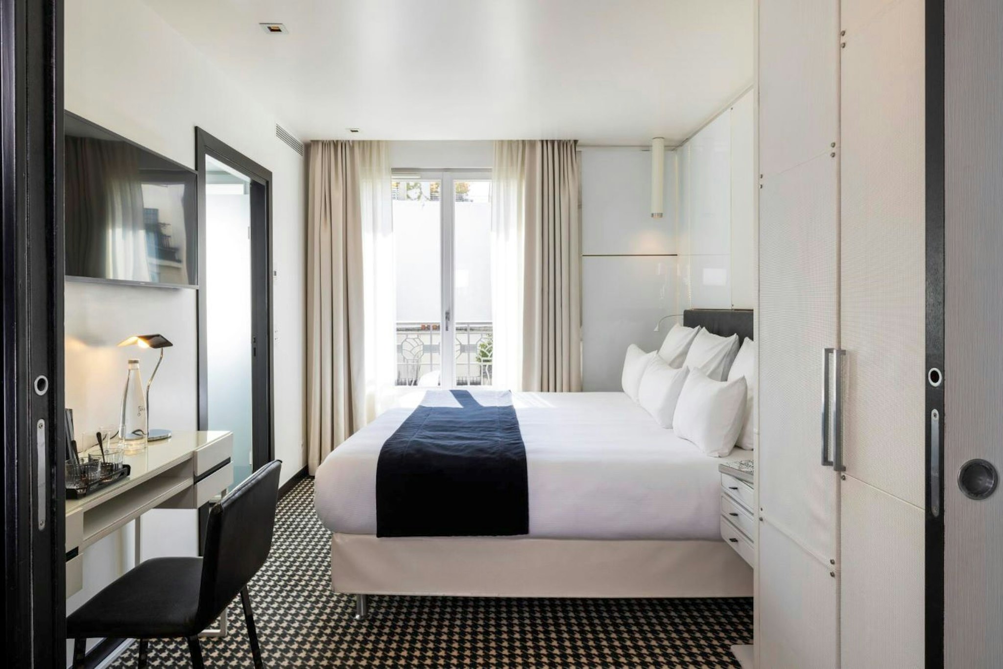 Felicien Hotel Paris 44/72