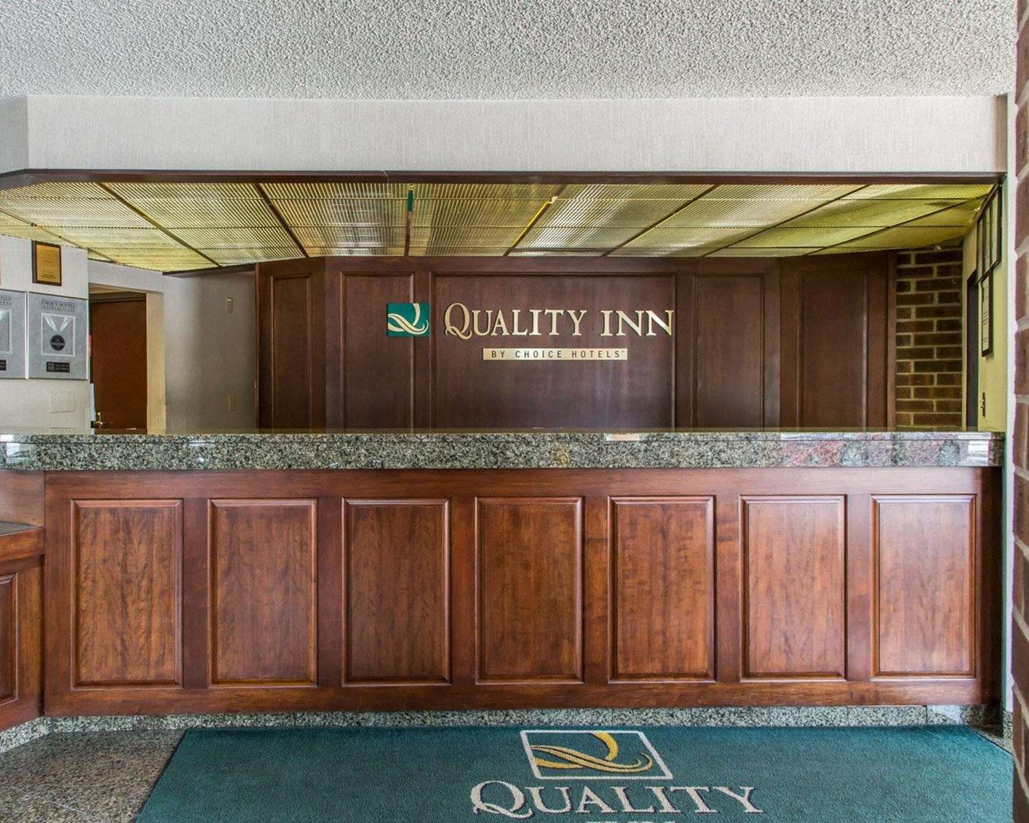 Quality Inn Schaumburg - Chicago near the Mall 2/14