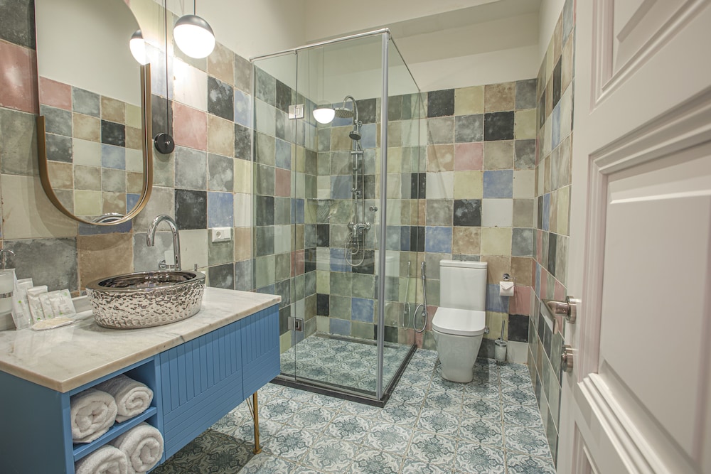 Heritage Hotel and Suites 39/39