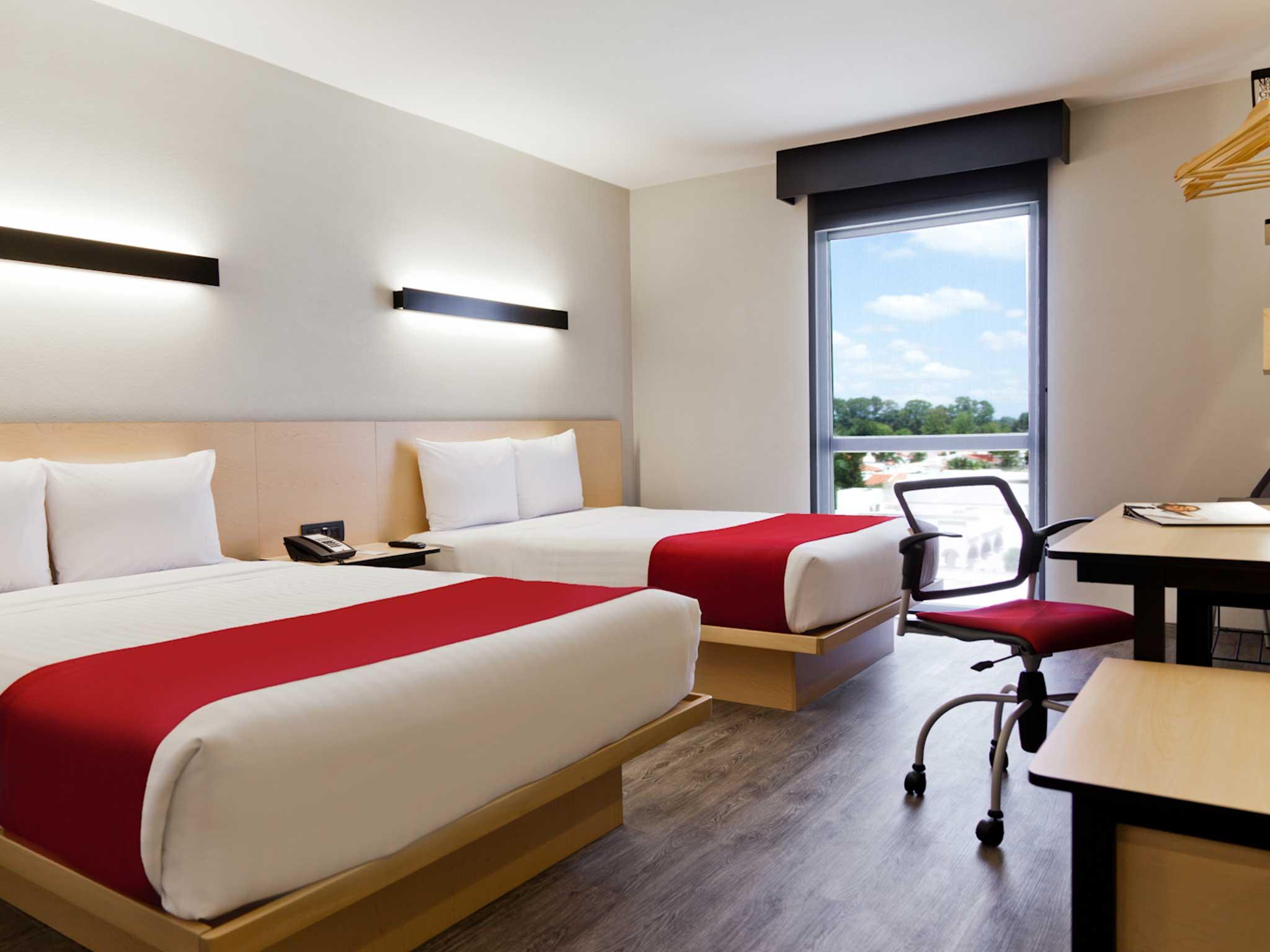 غرفة قياسية بسرير مزدوج، City Express by Marriott Leon 2/4