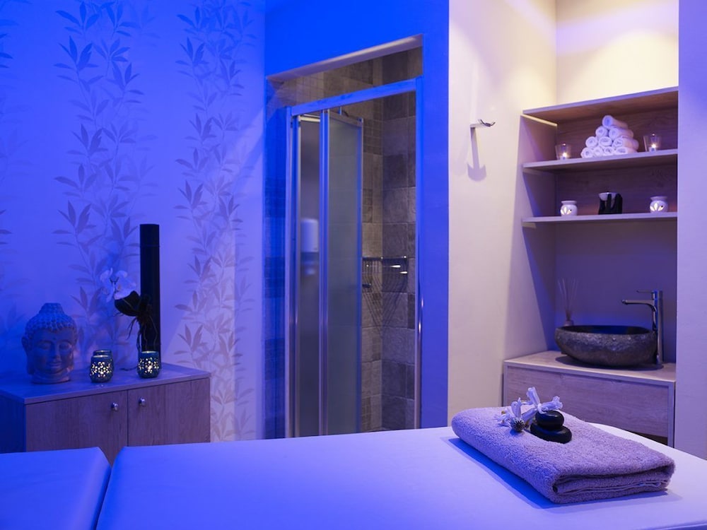 Island Blue Hotel 14/45