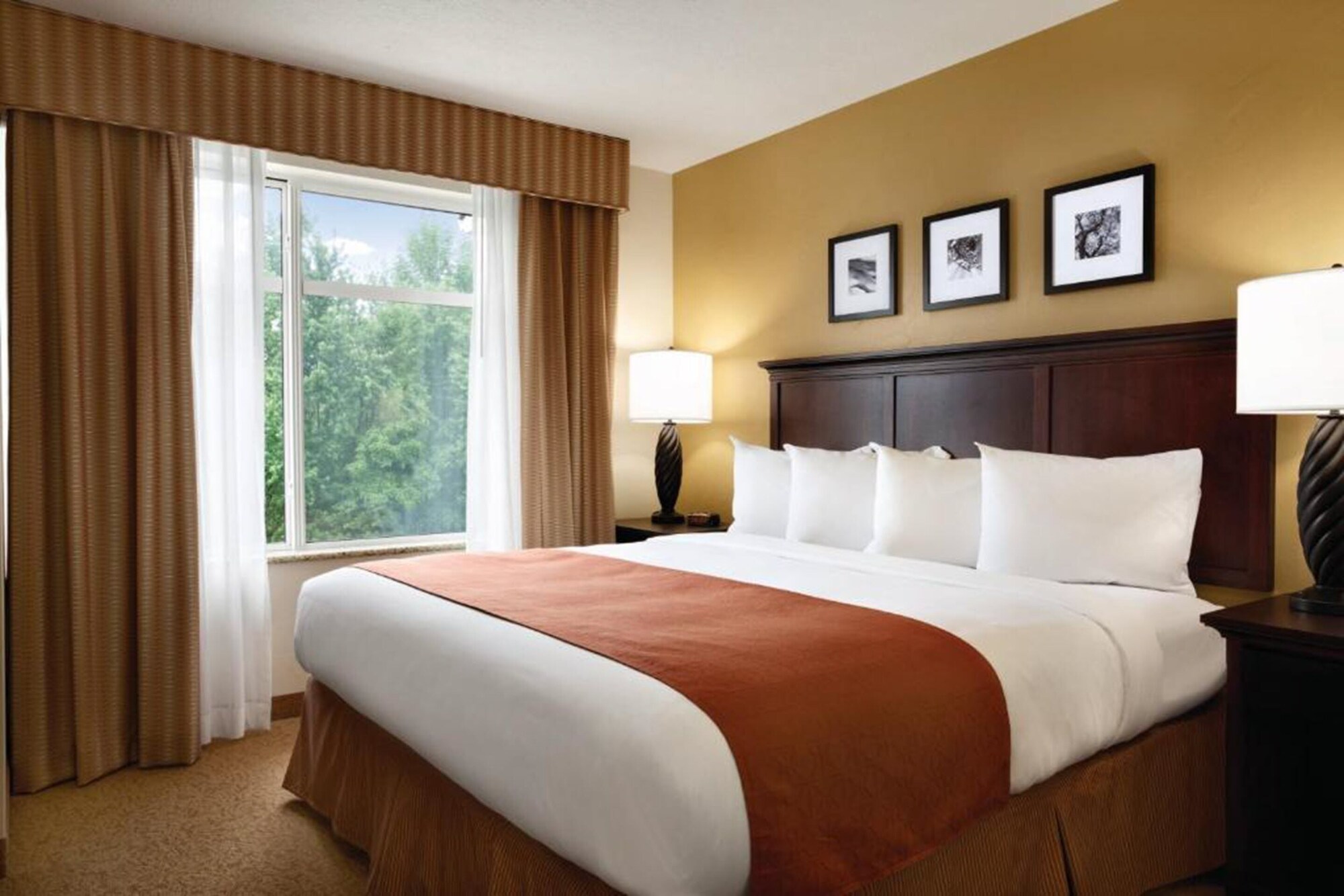 ROOM, KING BED