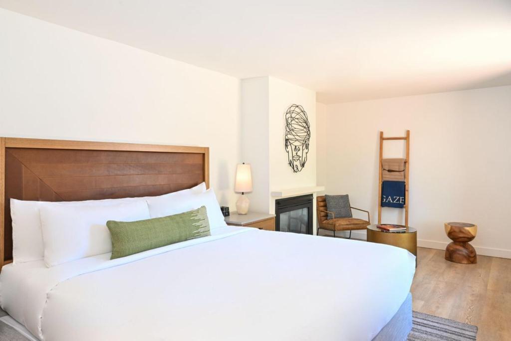 Red Rocks, Guest Room, King Bed, Red Rock View, Terrace, Top Floor