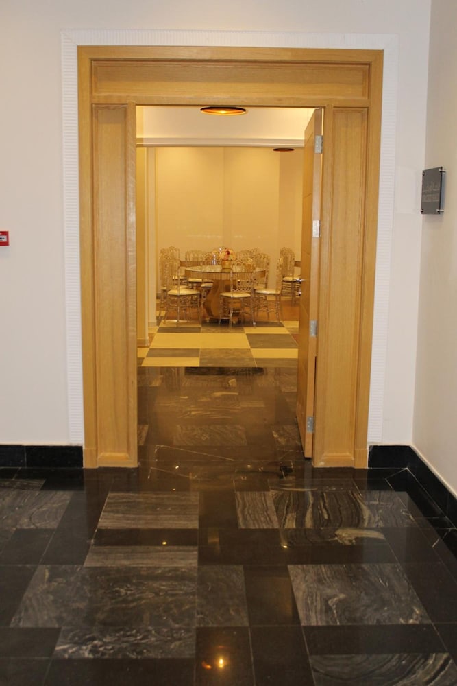 فندق بيوت مكين من ورويك(Makeen Home) 68/98