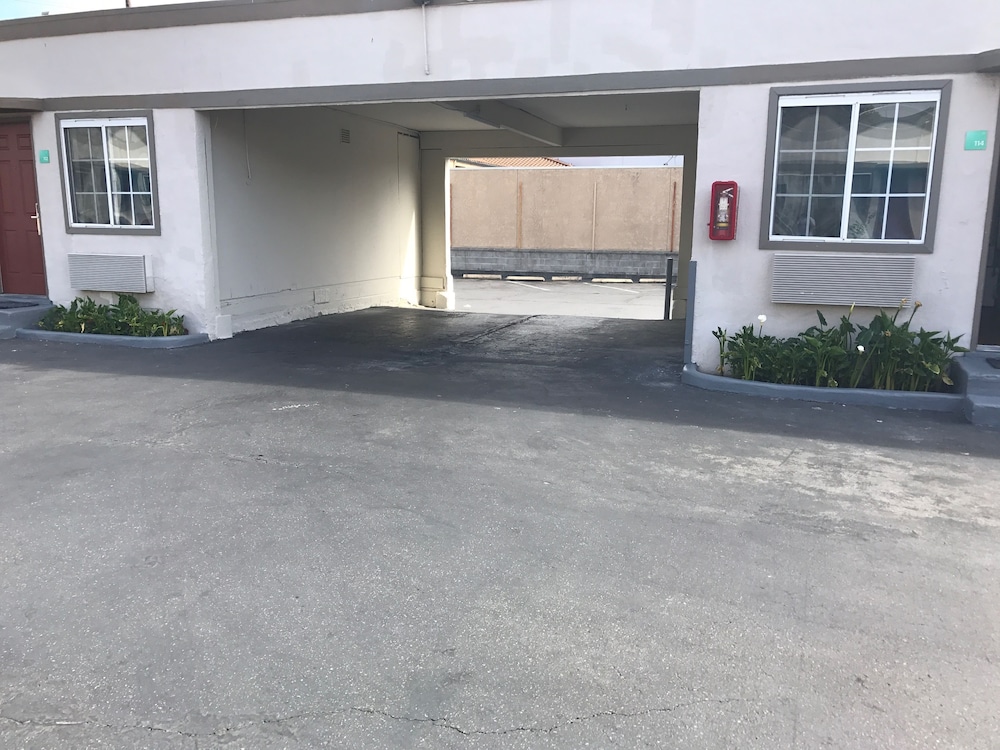 Geneva Motel Daly City 22/25
