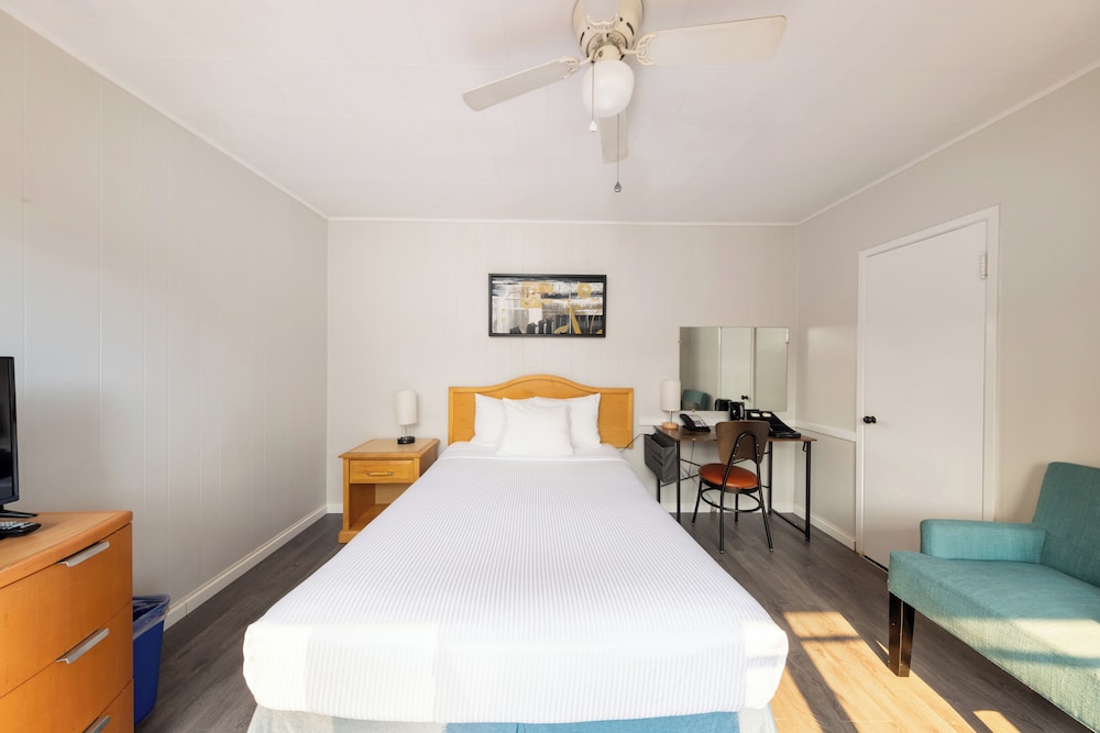 STANDARD, DOUBLE BED