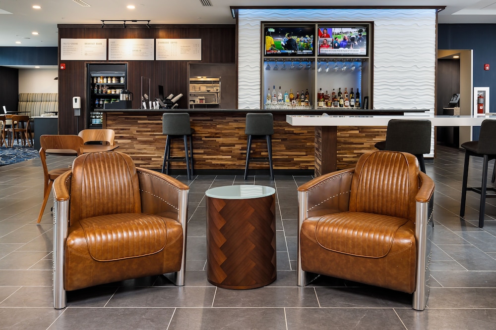 Courtyard by Marriott Pensacola West 38/44