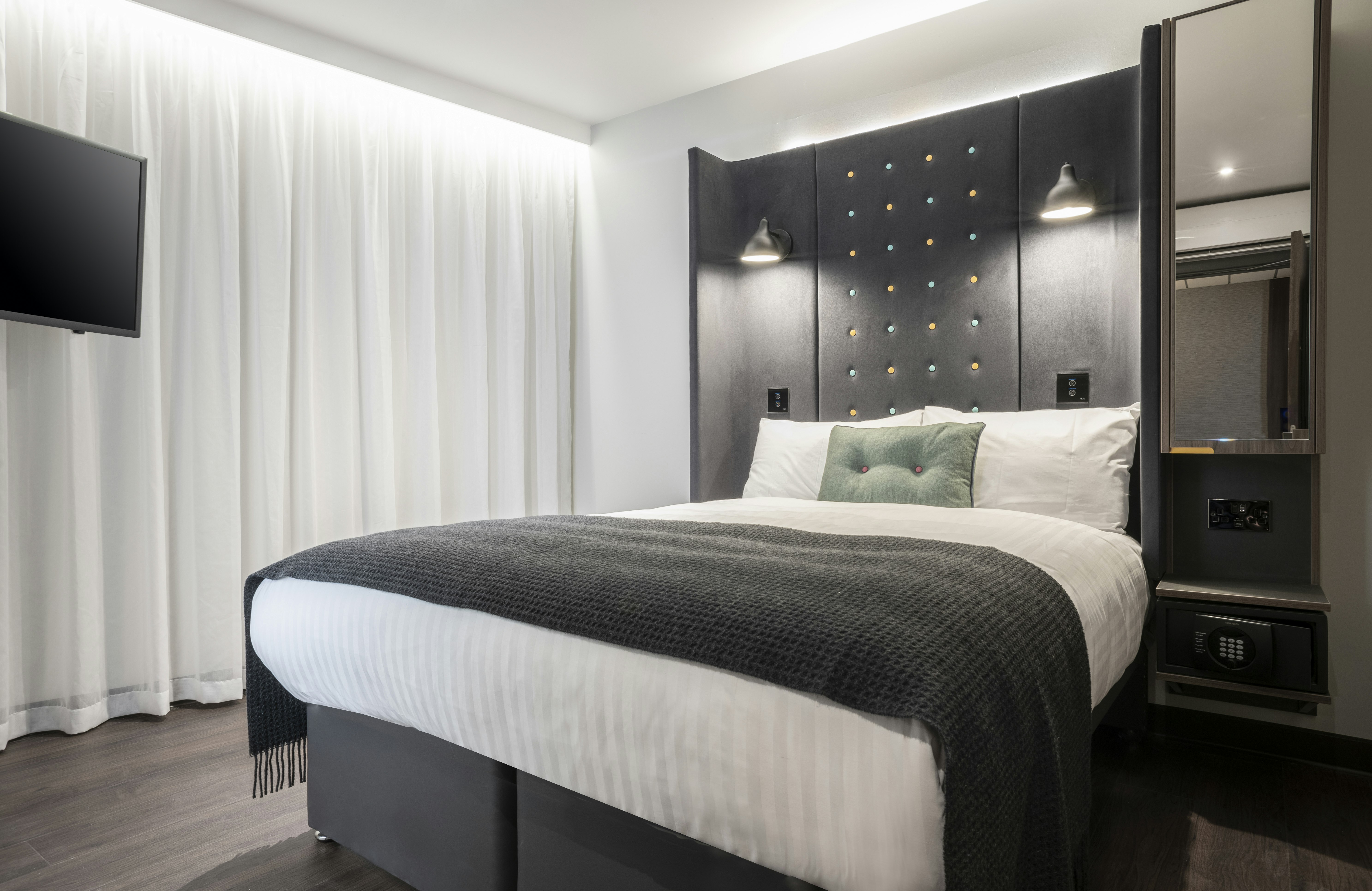 Double Room Cosy No Window