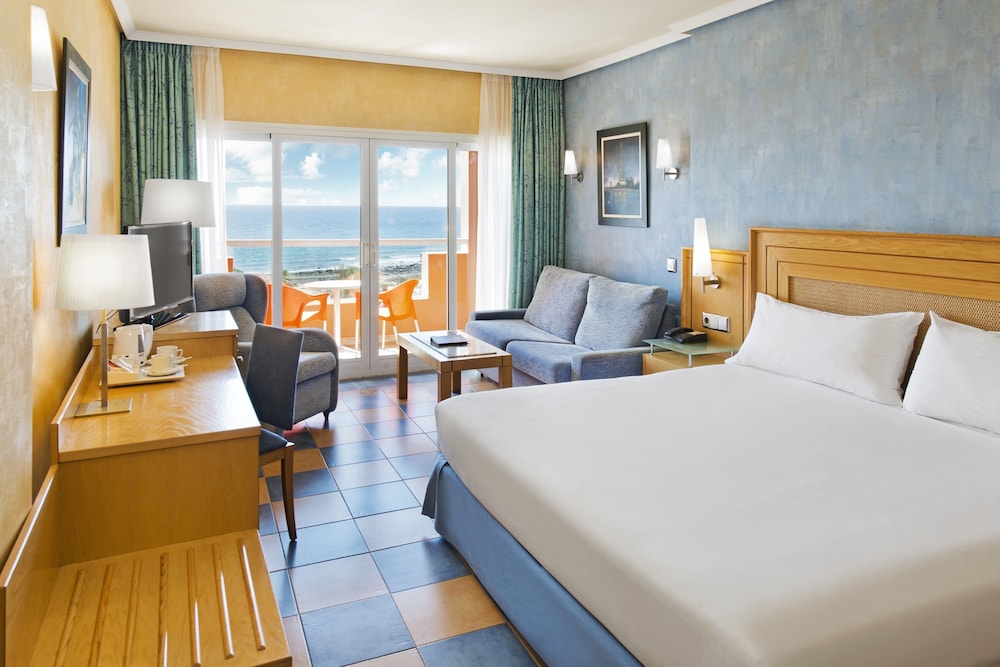 Elba Sara Beach and Golf Resort 3/50