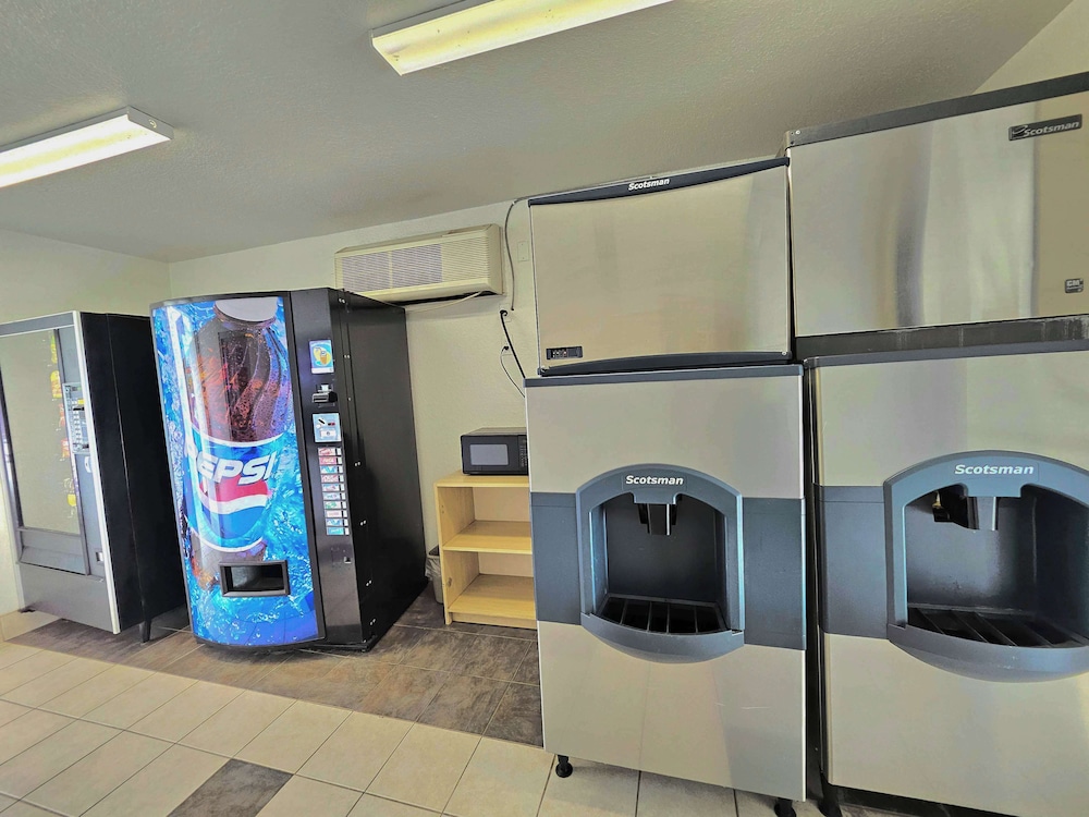 Motel6 Palm Desert, CA - Palm Springs Area 33/37