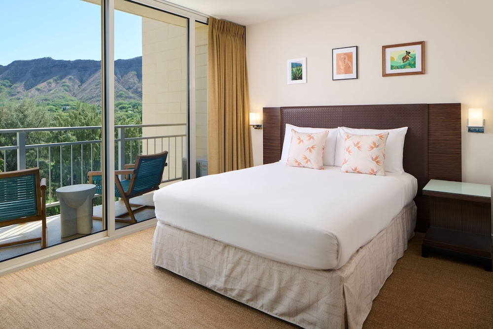DIAMOND HEAD, KING BED, WITH VIEW