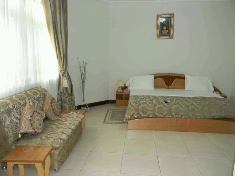 Acacia Lodge, North Legon(Haatso) 18/29