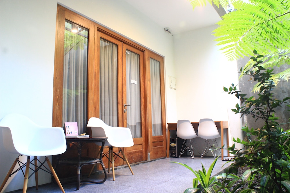 Buton Backpaker Lodge - Hostel 37/60