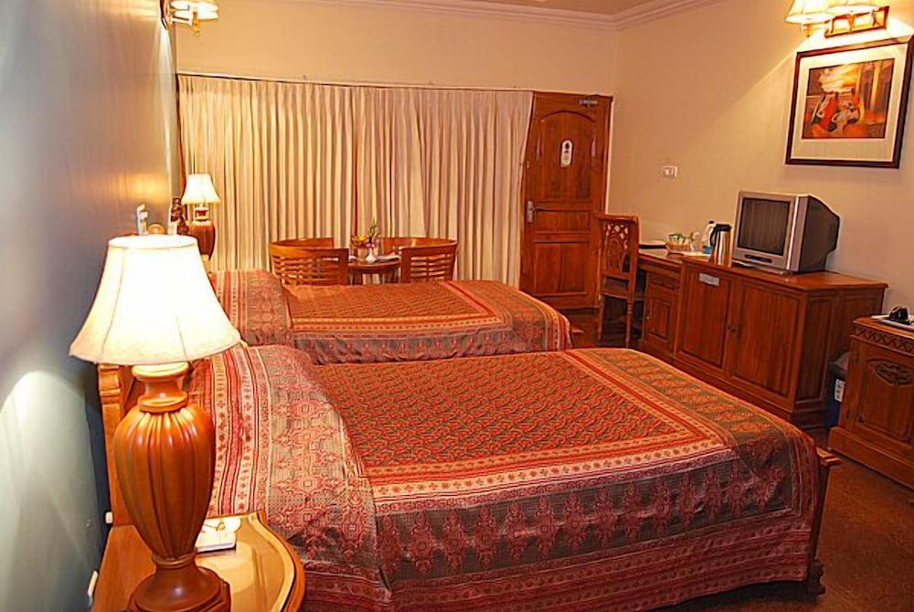 IDEAL BEACH RESORT 8/30